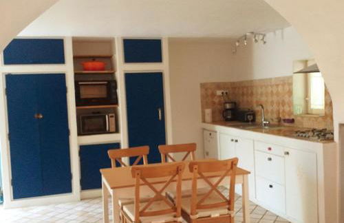 maison au coeur de Fontaine de Vaucluse, nichée sur le rocher et surplombant la sorgue - Foto 7