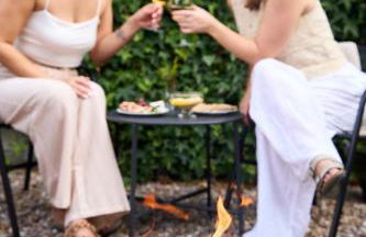 Chic Family Home with Garden Fire Pit & Event Space, Hot Tub - Foto 55