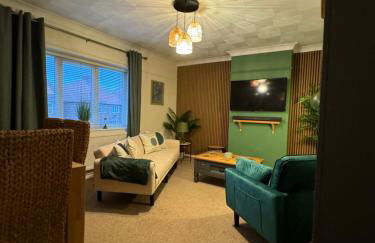 Cherry Blossom Apartment - 3 bed, parking, garden - Photo 51