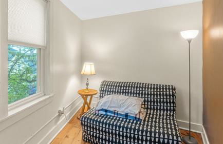 East end. Walk to food, beer and downtown fun. - Photo 14