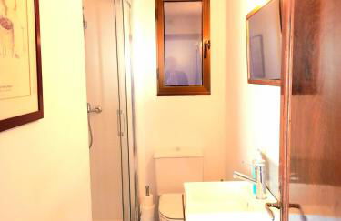 NO FIESTAS, 5 DORMITORIOS Solo familias, parejas o trabajo PARKING Público Gratis a 300m - Foto 22