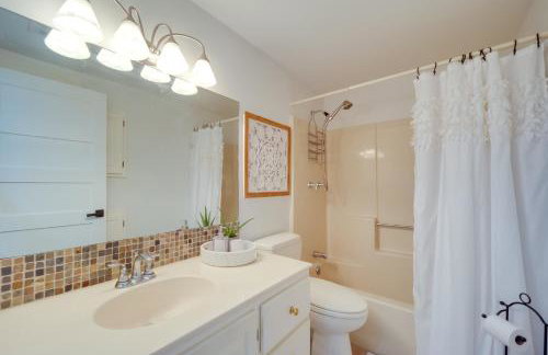 Lakefront Granite Shoals Escape with Dock! - Foto 14