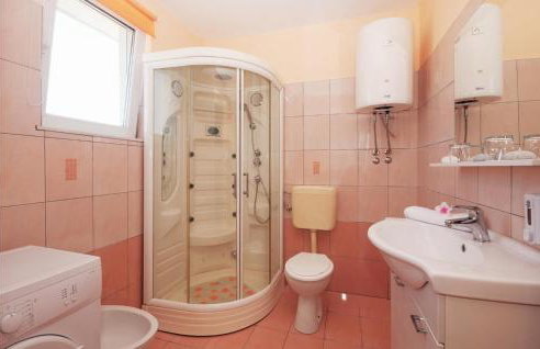 Nice Home In Nadin With Wifi - Photo 48