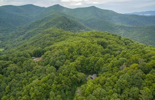 Blue Ridge Bliss Gorgeous home with hot tub & stunning views - Foto 34