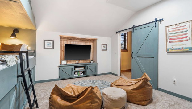 Penthouse 7 on Taneycomo - Chic Waterfront Condo! - Foto 4, Habitación