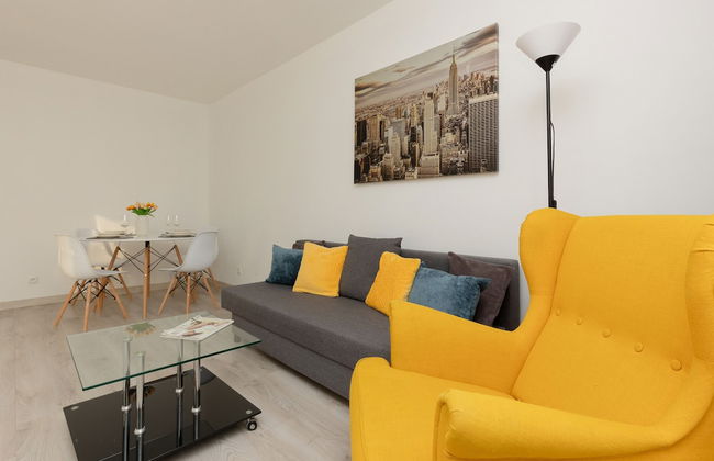 Kopcińskiego Apartment Warsaw by Renters - Photo 35