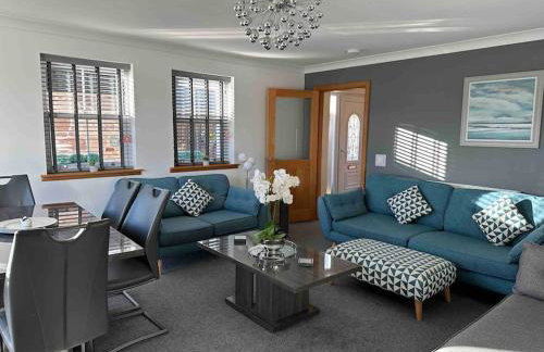 Bungalow with Hot Tub, BBQ Hut, Golf Net , Large Garden & Play Area - Foto 16