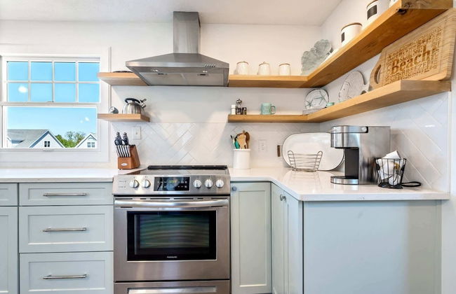 Beachwood Getaway Sleeps 10! - Photo 14