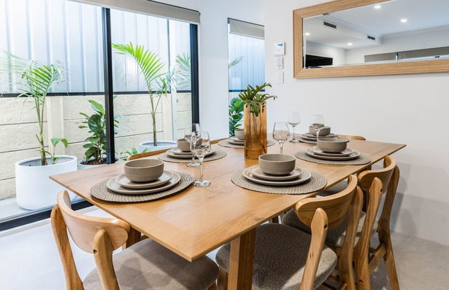 Beautiful 4BR Family Home With Patio and Parking! - Foto 32