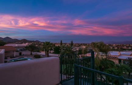 Luxury Contemporary Sanctuary w/ Pool and Views! - Foto 34