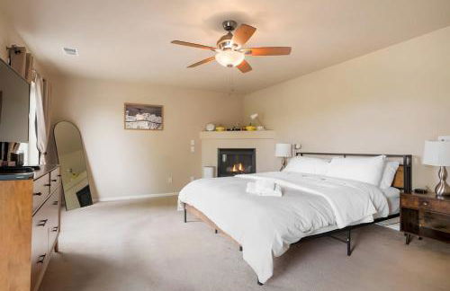 Denver Retreat Home with Stunning Lake, Mountain Views and Luxury Amenities - Foto 42