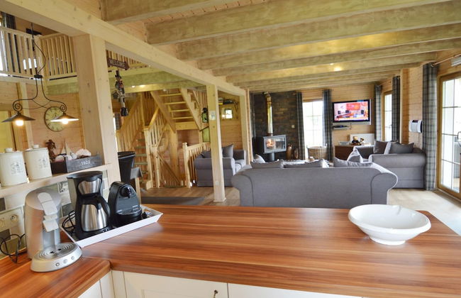 Sumptuous Chalet in Septon with Sauna & Hot Tub - Photo 8