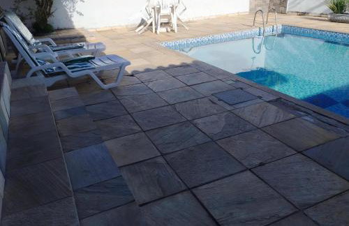 Cabo Frio, casa estilo colonial, ampla e confortável. - Foto 25