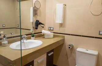 Caleta, ático, 3 dormitorios frente al mar, by Bookindenia - Foto 17