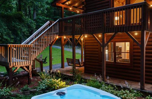 Cabin 3 Miles off I-40-hot tub-firepit-secluded better than a Hotel - Photo 2