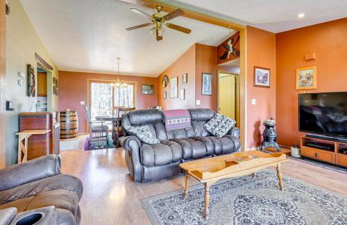 Furnished Deck with Forested Views Manawa Home! - Foto 5