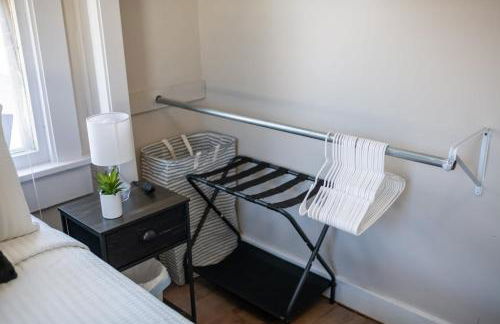 Charming 2 bed 1 bath home near College Hill - Foto 32