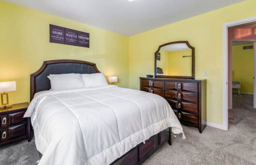 Modern Comfort Loves Park - Stylish 3BR Getaway - Foto 67