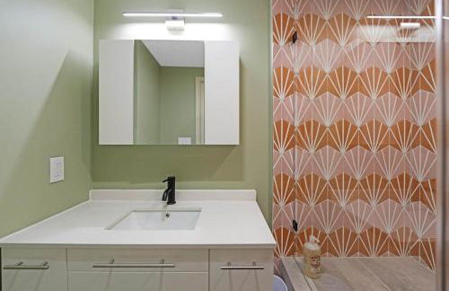 2 Blocks from the US Capitol - Photo 5