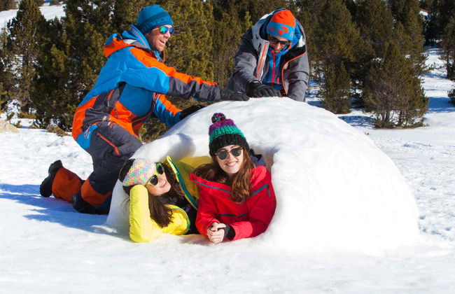 Costruzione di un iglù a Grandvalira - Foto 1