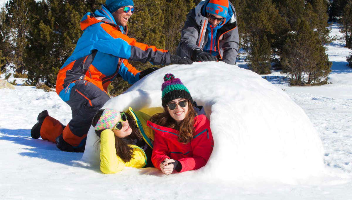 Construção de um iglu em Grandvalira - Foto 1