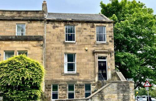 Smart 3-Bed in Hexham-Ideal for Workers & Families - Photo 2