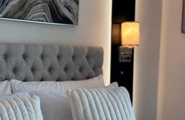 NEW Chic & Cozy 1BD Apartment Near East River, Minutes from Central Park - Foto 20