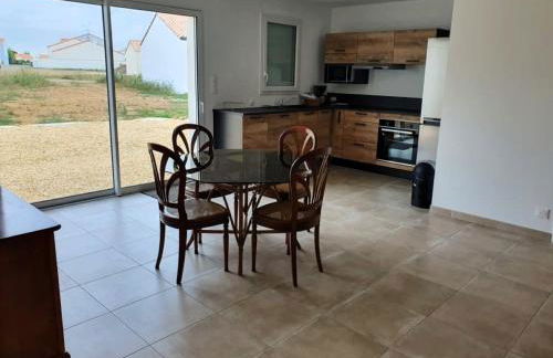 MISTRAL ABBA a 500m de la plage - Foto 1