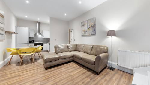 Shortlet Express, Stunning 3 bedroom apartment by Barking station - Foto 4