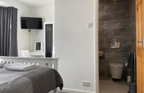 BeRo Bungalow with a hot tub & a large garden! - Foto 9