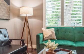 Mid-Mod Marvel Central Game RmWet Bar Patio - Foto 10