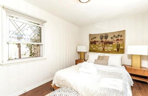 Chic Beach Bungalow 3 Blocks from the Sand - Foto 4