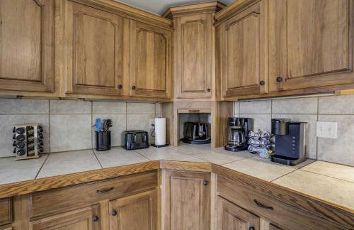 Rustic Outlaw Secluded Escape with Stunning Views - Foto 20