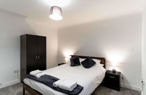 Lovely 2 Bed Harbourside Apartment with Sea Views - Photo 12