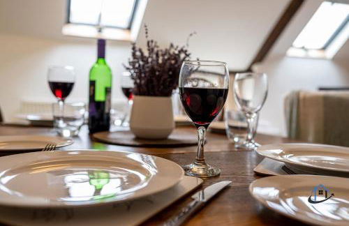 The Old Plough, mix of 1 bed and 3 bed units, rustic charm, super king bed or twins, en-suite, secure parking - Foto 46