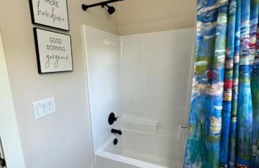 Modern New Build Home 5 min from downtown - Foto 24