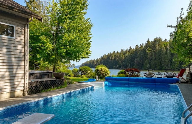 Luxury ocean dock pool villa - Photo 15