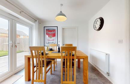 Rare find - new build 3 bedroom house near Cheshire Oaks - Photo 48