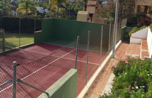 Estudio a 10 minutos del Puerto Banus - Photo 40