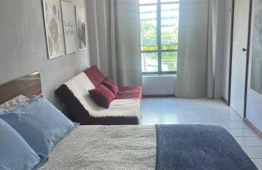 Apto com piscina e garagem para até 04 hóspedes perto SSA Shopping - Foto 2