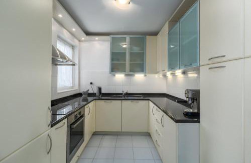 Elegant two-bedroom apartment with terrace in Rovinj - Photo 12