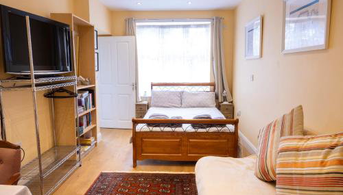 London VEGETARIAN Smoke & Pet Free En-suite with EV parking - Foto 2