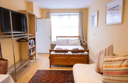 London VEGETARIAN Smoke & Pet Free En-suite with EV parking - Foto 2