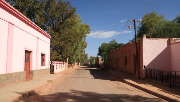 Ruta del Adobe y Termas de Fiambalá en 1 o 2 días - Photo 4, Calle en la localidad de Tinogasta