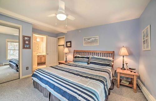 Portage Lake Condo with Deck and Pool Access! - Foto 11