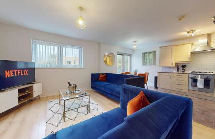 2 Bedroom House Near City Centre with Parking - Foto 7