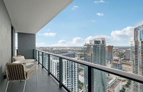 Stunning Lux 2 Bed 2 Bath with Panoramic View from Balcony - Foto 14