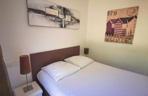 Appartement 90 m2 avec parking terrasse balcons, proche du port et plages - Foto 19