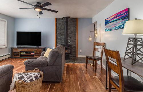 Cozy City Stay, 3bdrm near Airport - Photo 26