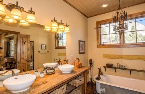 Stunning Mountainside Cabin Rental with a View Nestled in the Heart of the Colorado Rockies - Foto 26